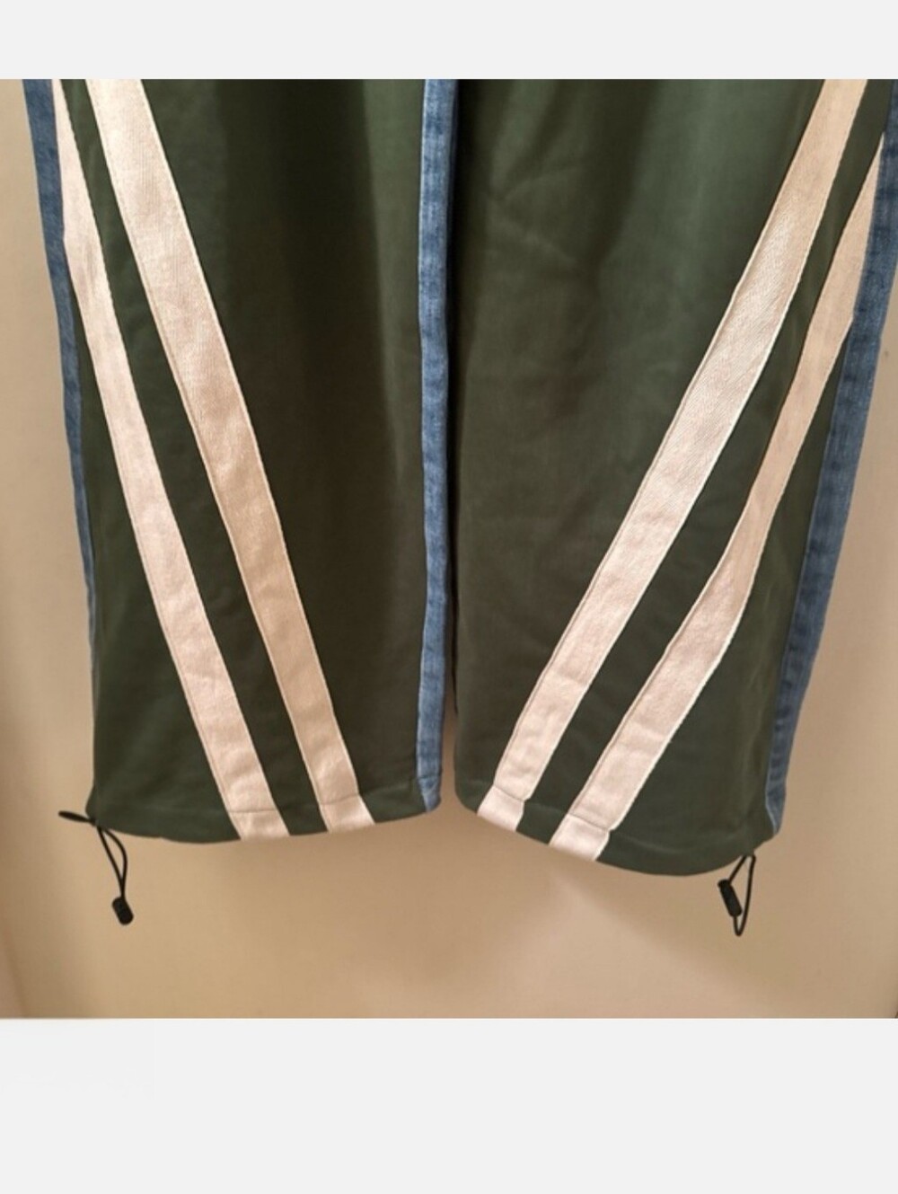 Austin Landing - Green High Baggy Mixed Media Jeans Size: 1 - Picture 8 of 10